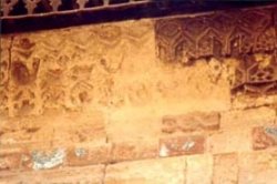Deteriorated stalactites rows & missing turkish ceramic tiles. 